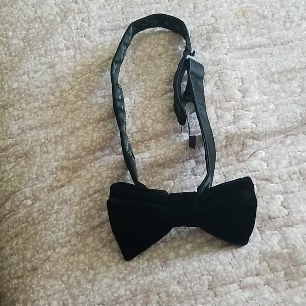 Black sway Bowtie